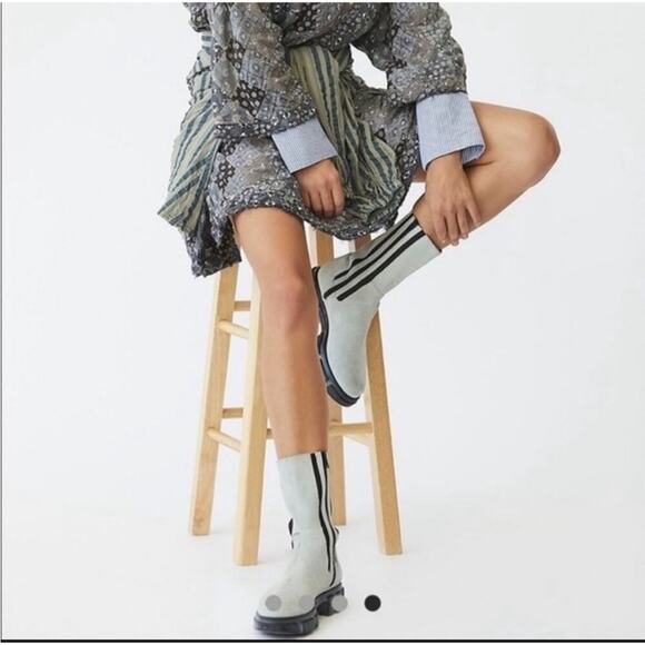 Free People | Women’s Brooks Lug Sole Chelsea Boots Suede Cream & Black Platform - Picture 3 of 13